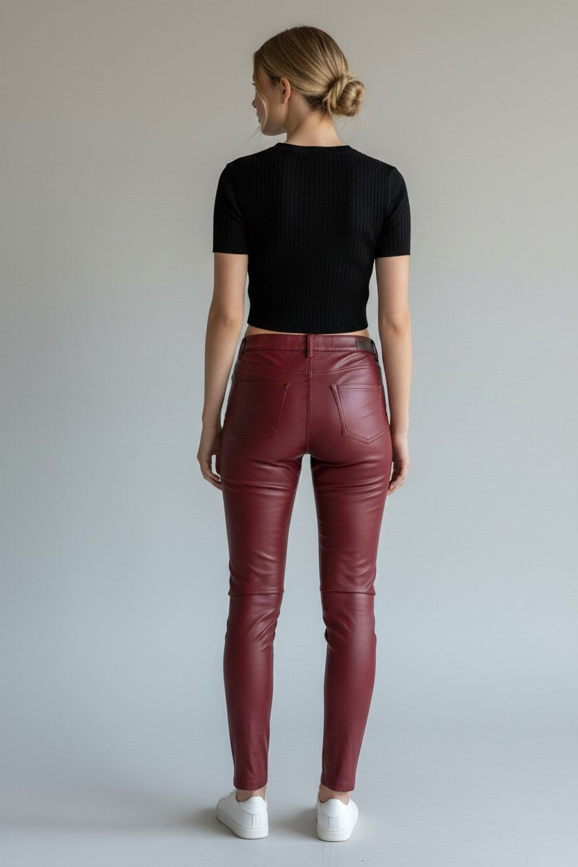 Calzedonia Burgundiškos odos imitacijos kelnės moterims